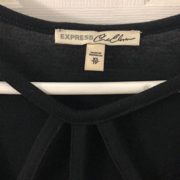 Express Top - Picture 2 of 3